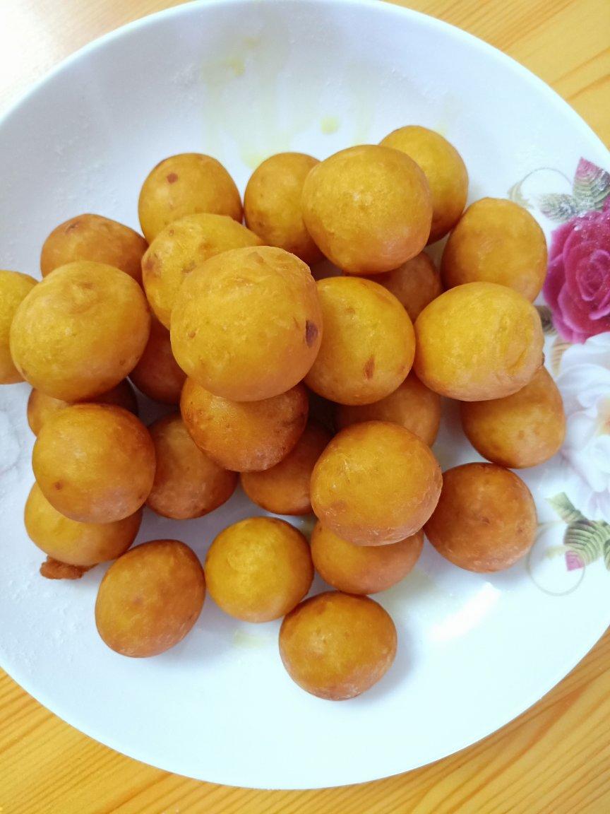 琦qi宝宝做的妈妈教炸的红薯丸子