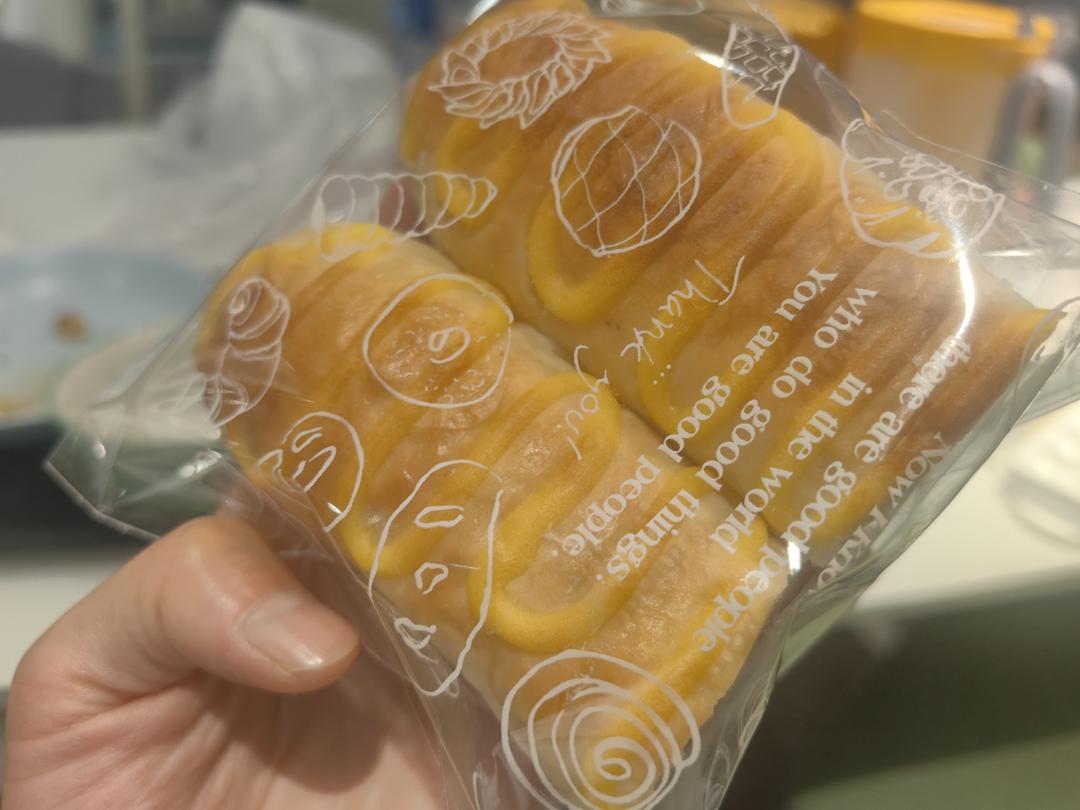 超！级！软！经典毛毛虫面包
