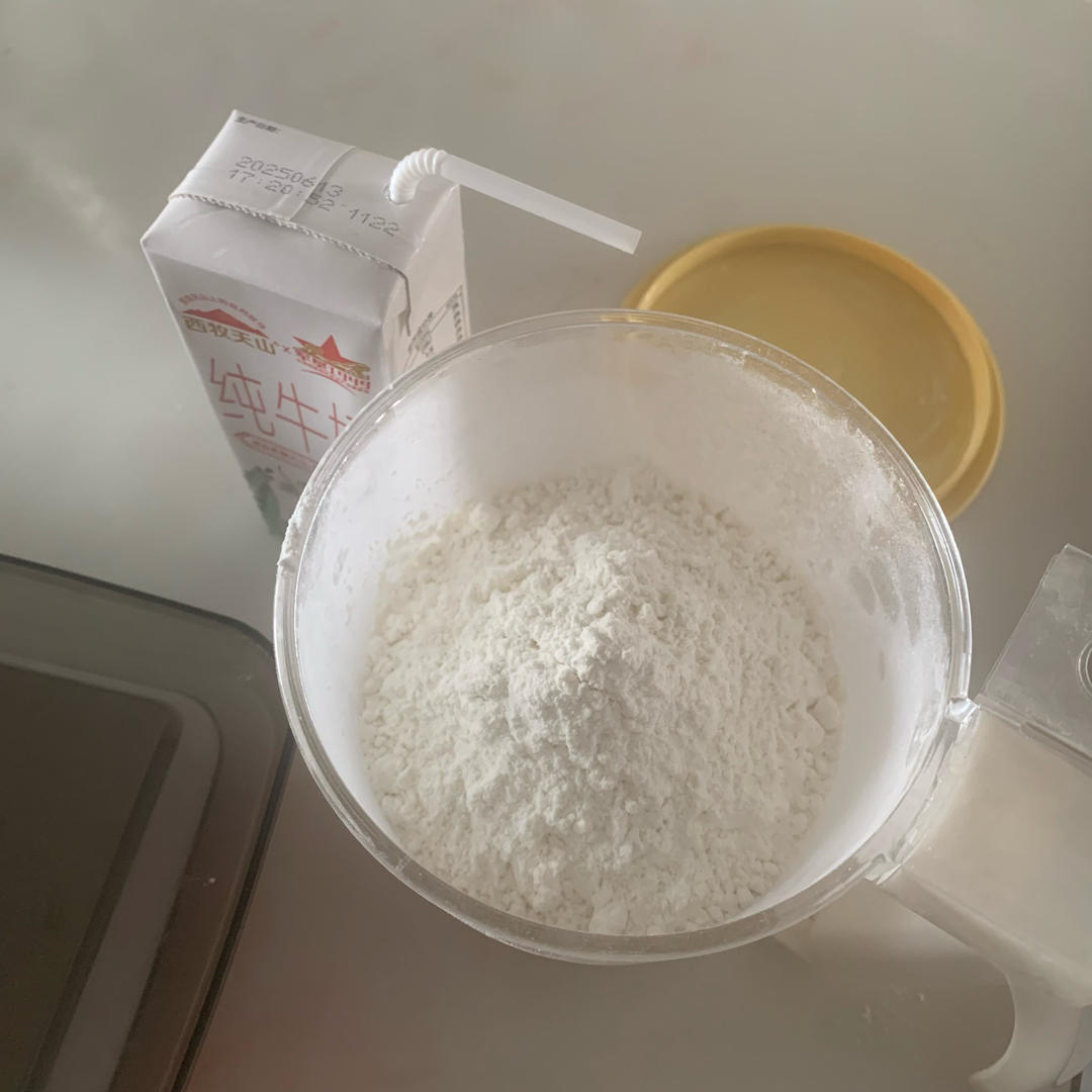 纯奶手撕吐司的做法 步骤1