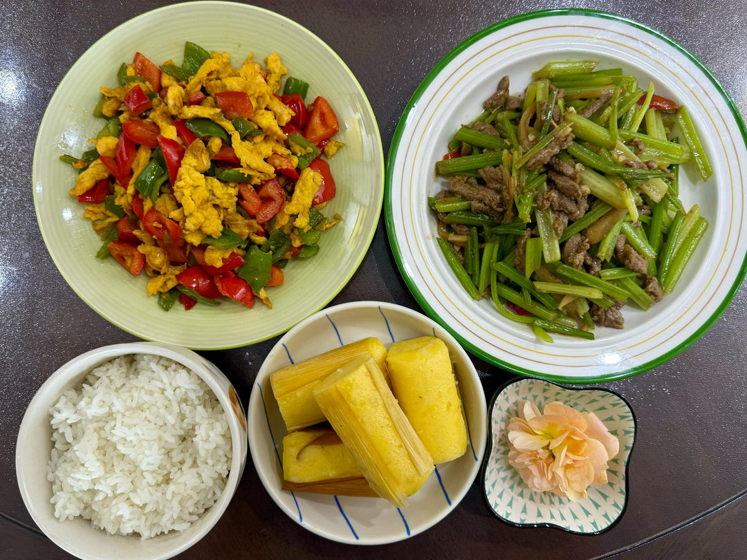 增进食欲的青红椒炒鸡蛋