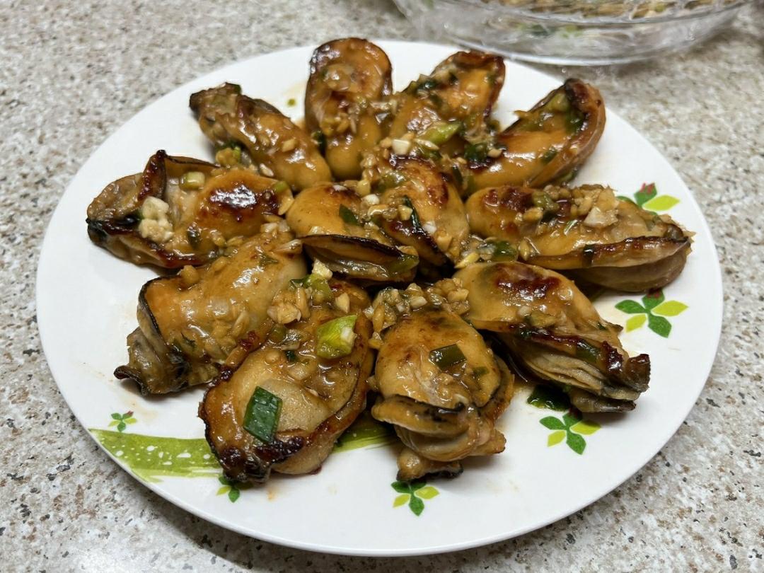一口入魂，老广的下酒毒物，蜜汁煎焗金蚝！