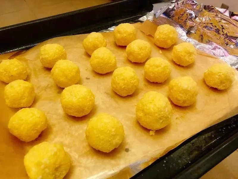 生酮料理——生酮椰子球的做法 步骤3