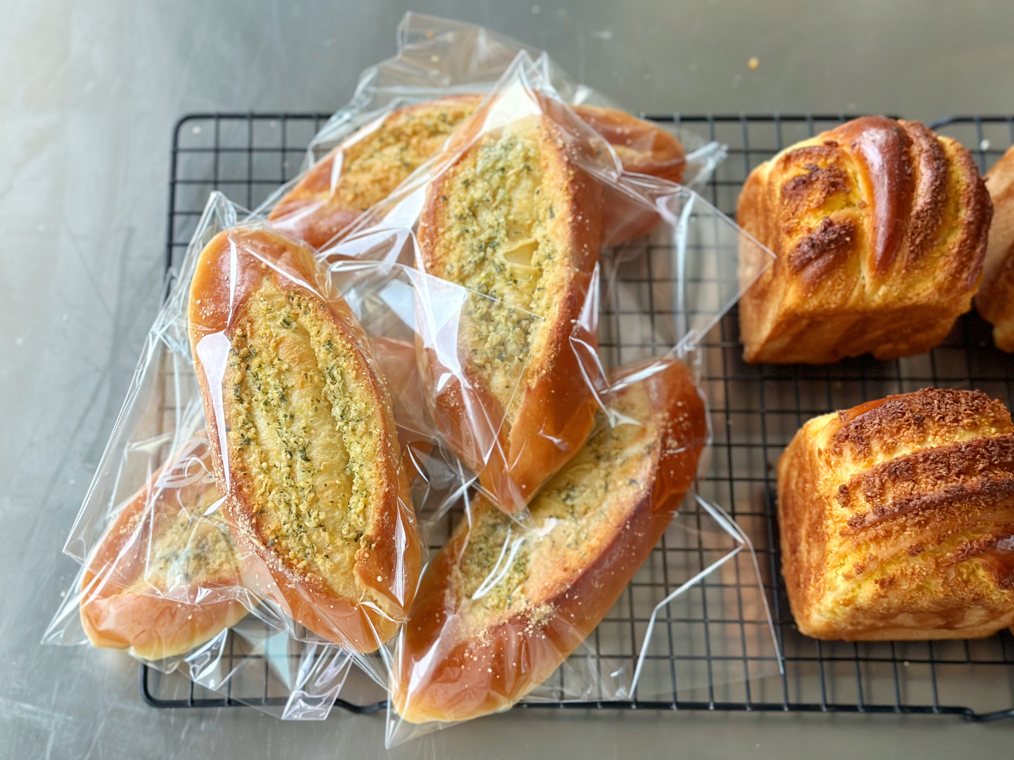 芝香蒜蓉面包的做法 步骤10