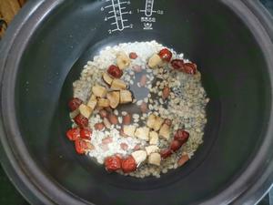 红枣花生牛奶燕麦粥的做法 步骤4