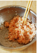 鲜虾腐皮卷的做法 步骤3