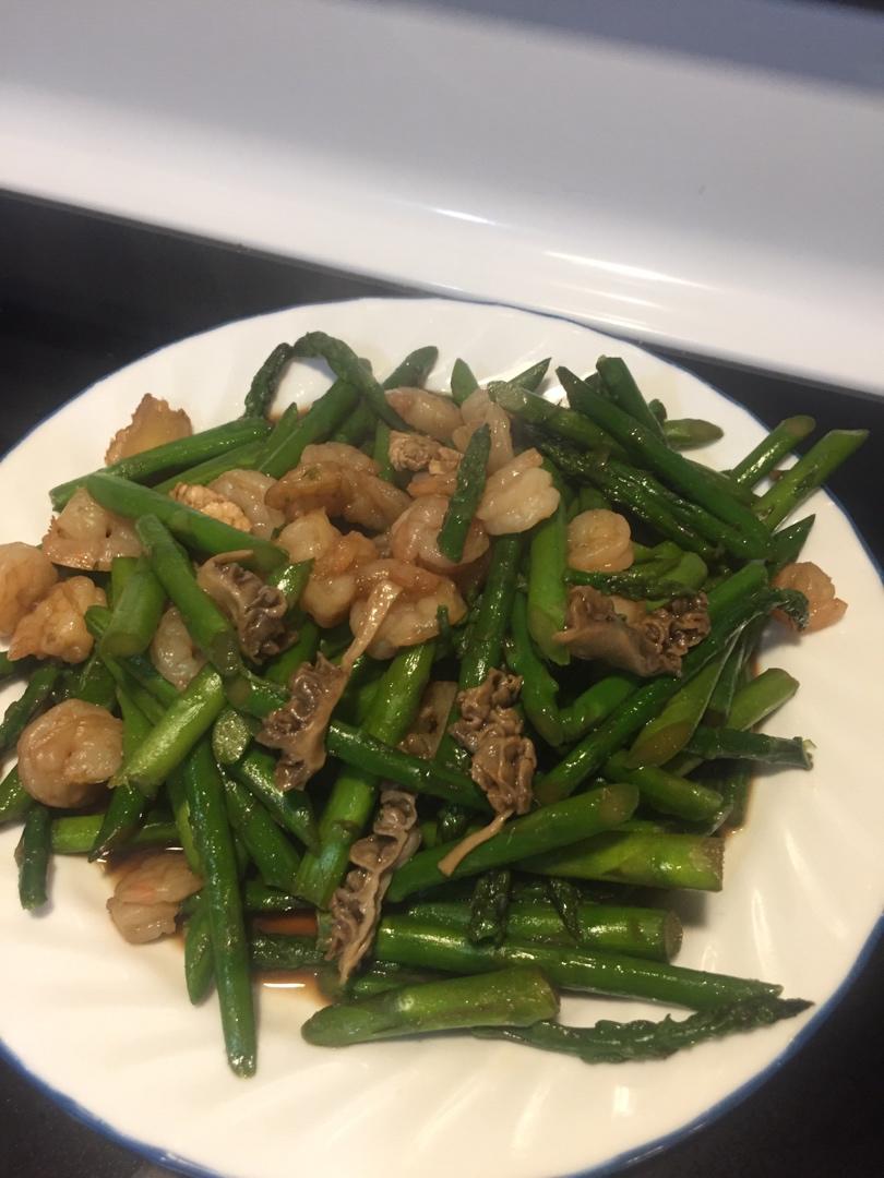 羊肚菌酿虾仁（营养丰富）