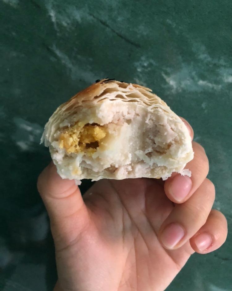 蛋黄酥（酥的掉渣）