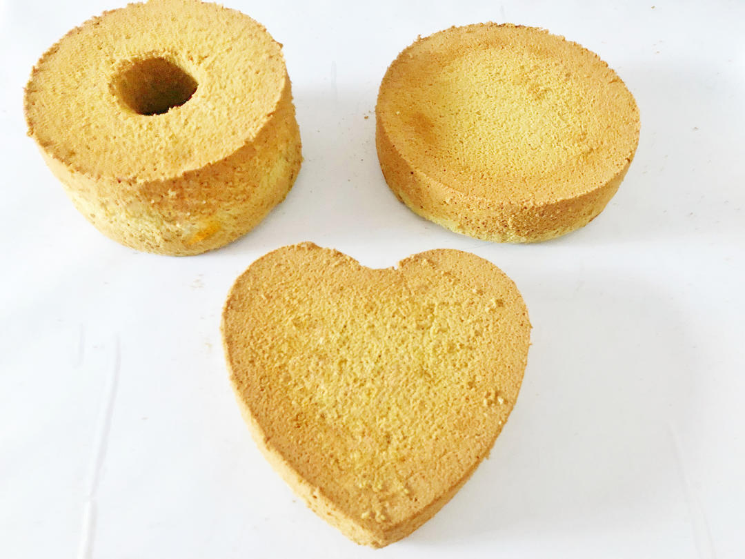 三个8寸抹茶戚风蛋糕同时烤  UKOEO 风炉制作的做法