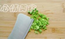 豌豆萝卜鸡肉丸的做法 步骤2