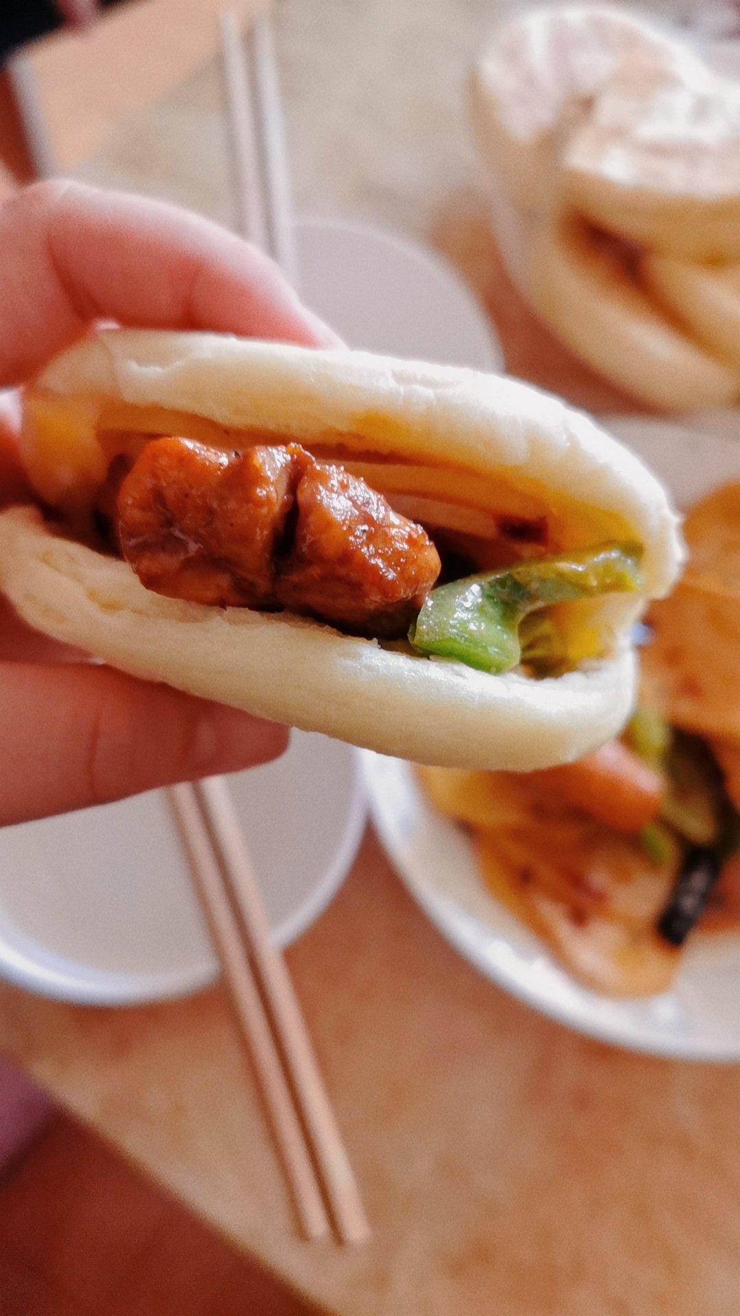 红遍西安大街小巷的麻辣土豆片夹馍