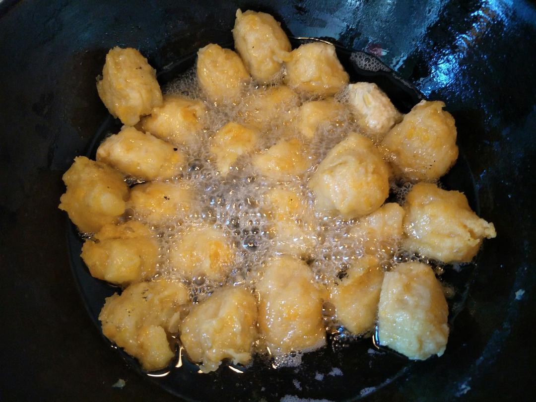 妈妈教炸的红薯丸子