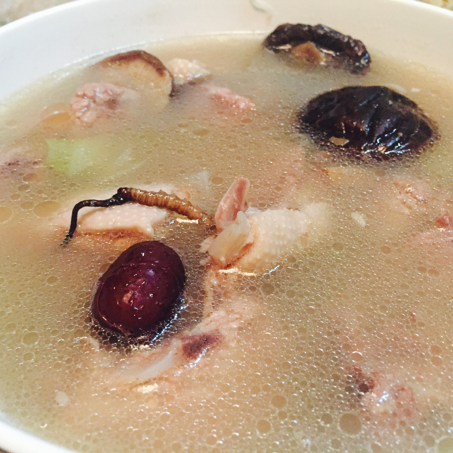 薏仁香菇板栗炖鸡汤