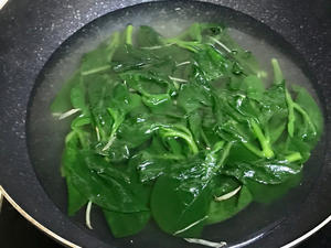 最简最好味的老妈煮藤菜（木耳菜 潺菜）的做法 步骤5
