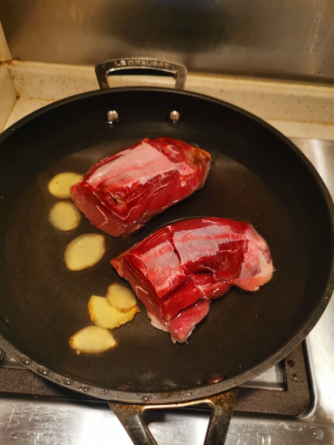 一个人也可以吃大菜-卤牛腱子肉的做法 步骤1