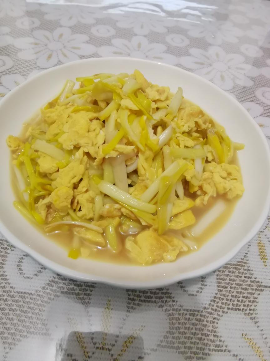 韭菜黄炒鸡蛋的做法