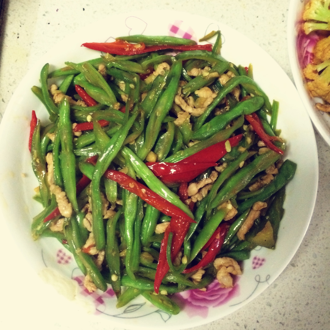 钕氵又芓做的干煸豆角丝