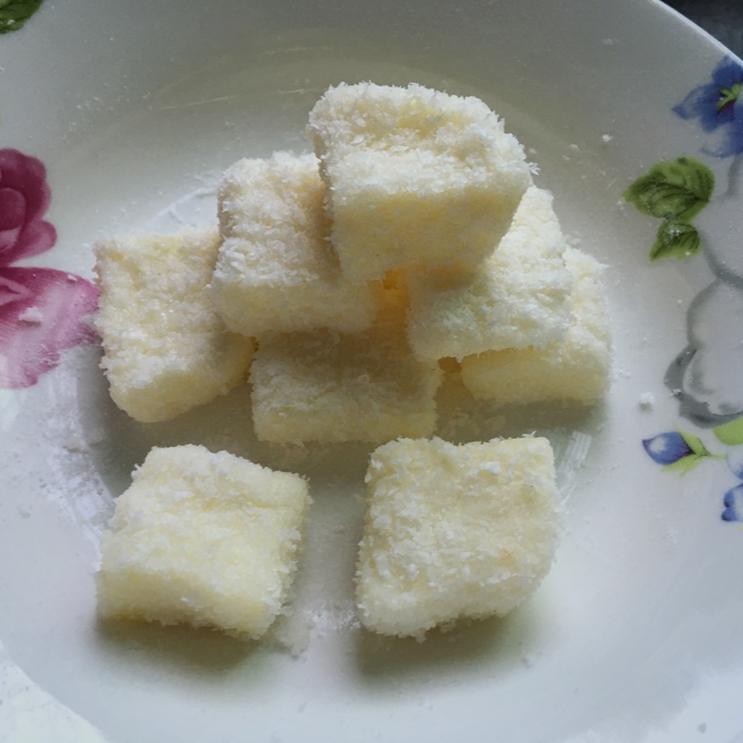 椰丝牛奶小方糕