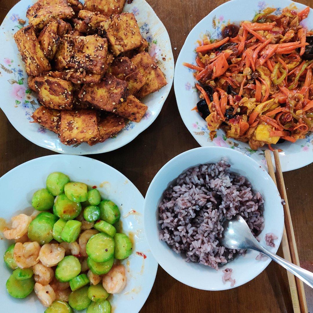 完胜路边摊：香煎孜然豆腐