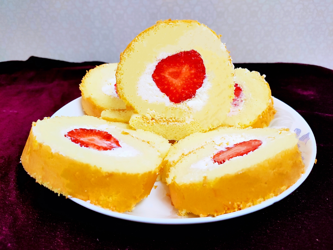 奶油草莓蛋糕卷（不分蛋更简单）