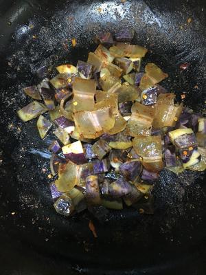 土豆腊肉焖饭的做法 步骤4