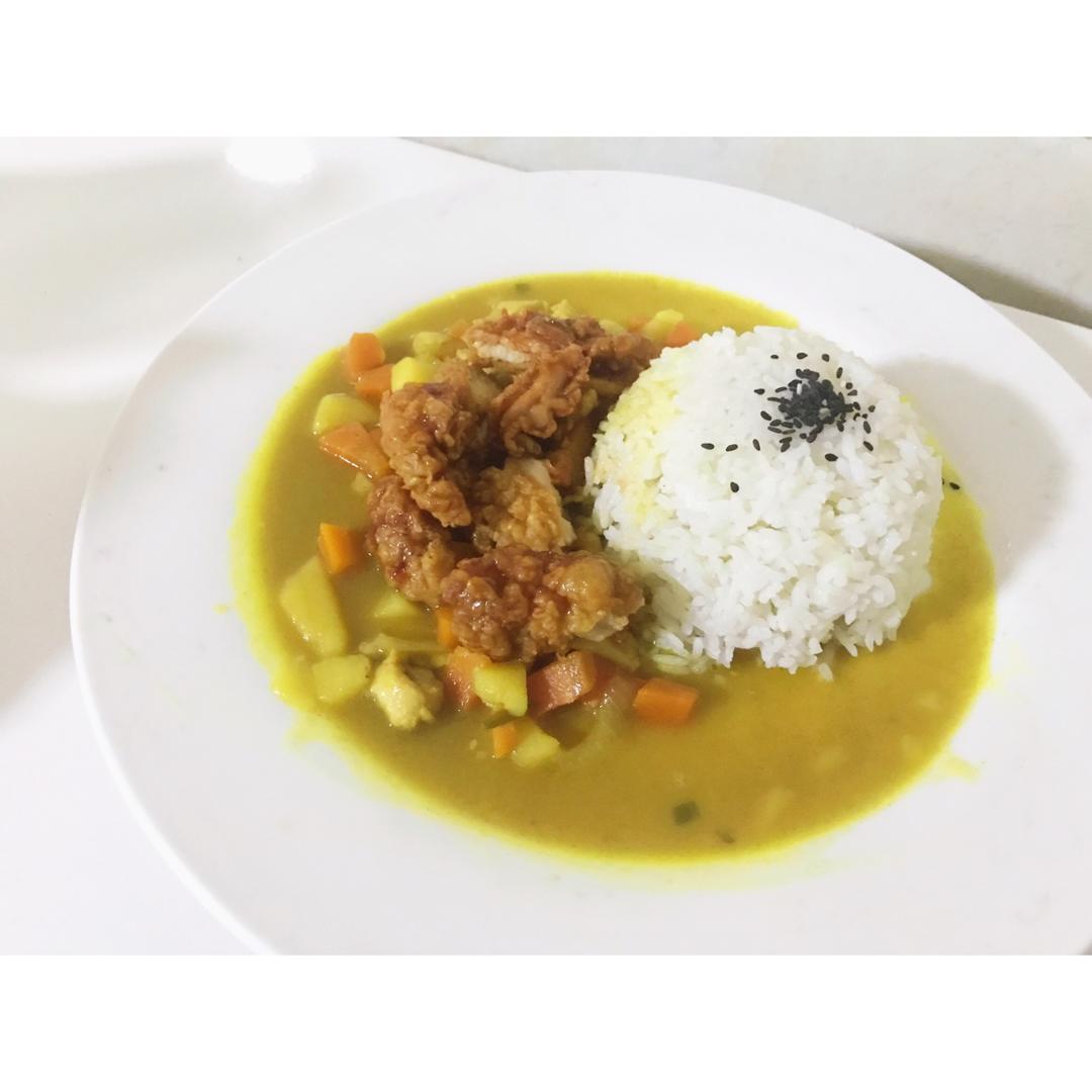 炸鸡排咖喱饭