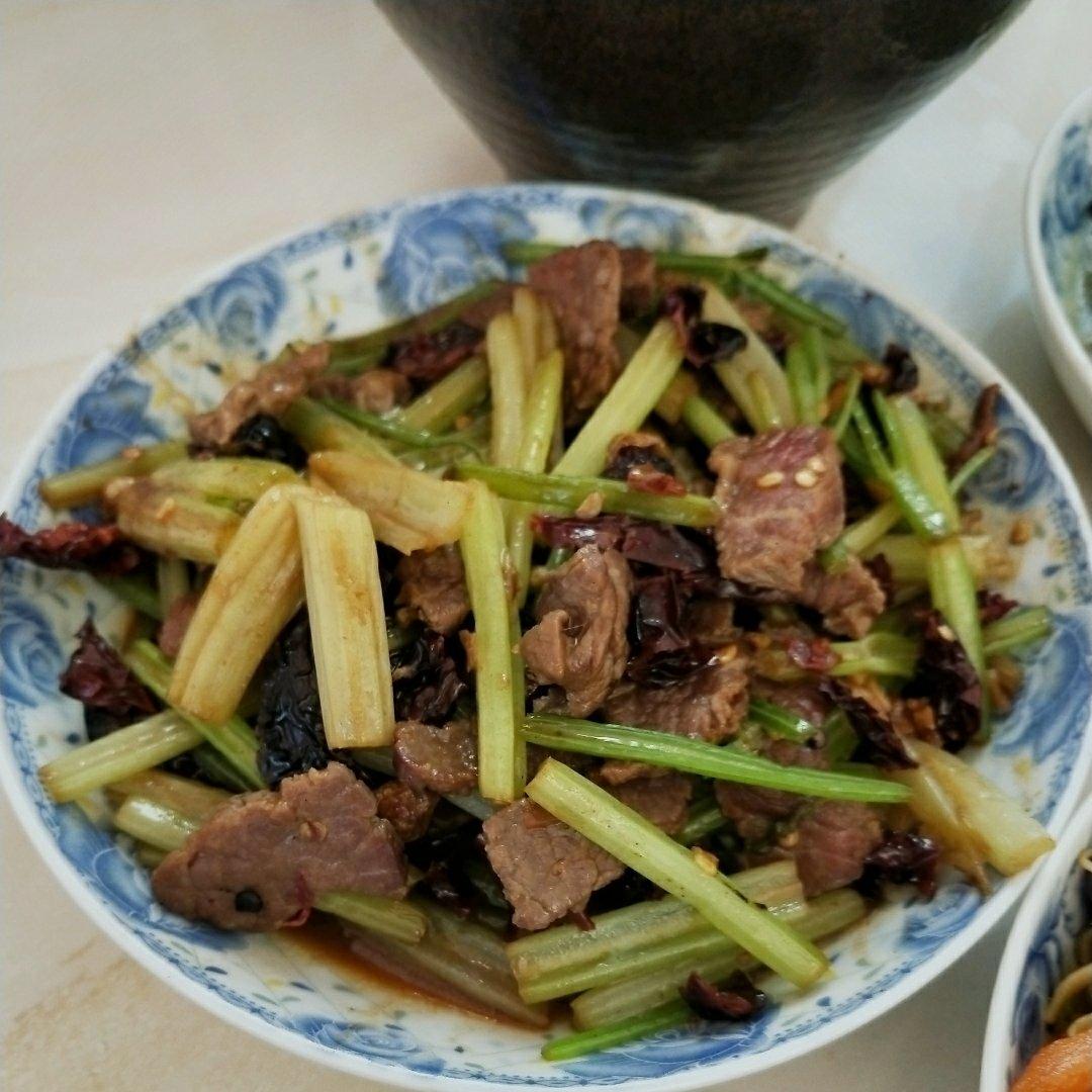 香辣芹菜牛肉