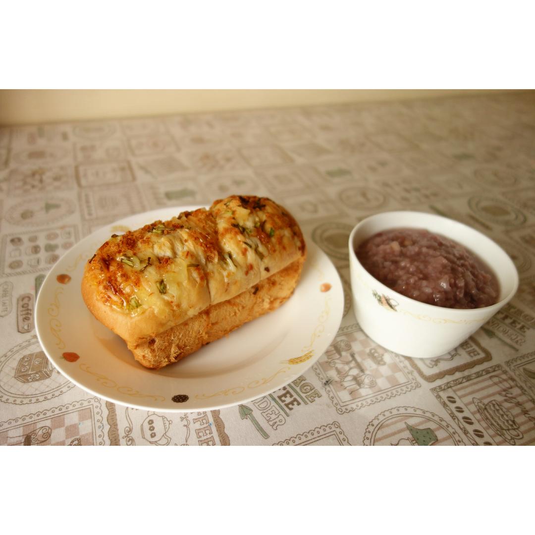 肉松葱香芝士面包