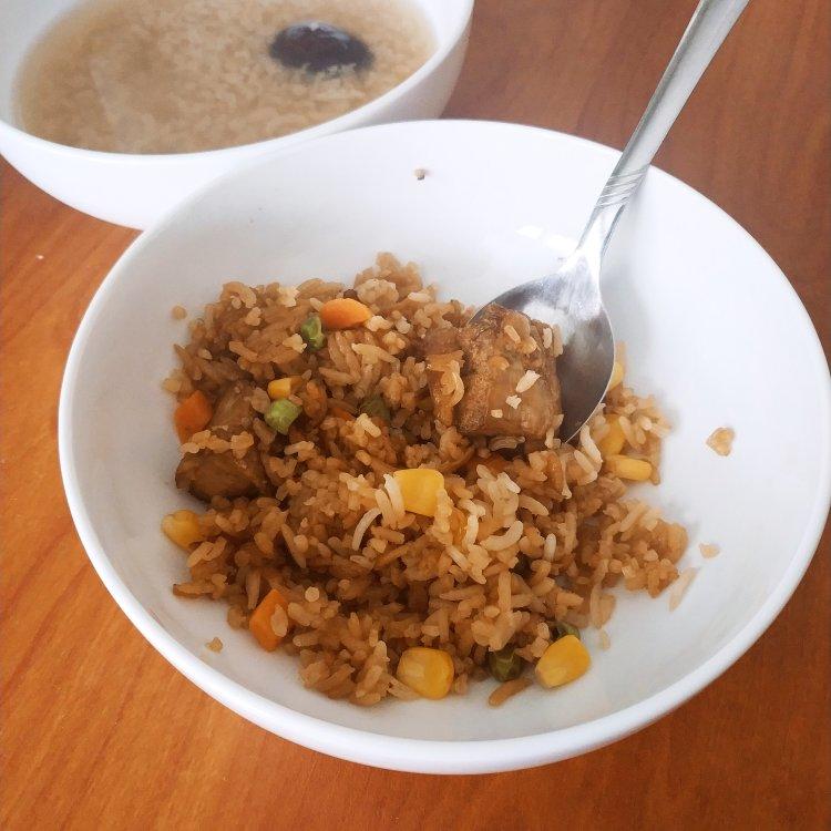 【排骨焖饭】