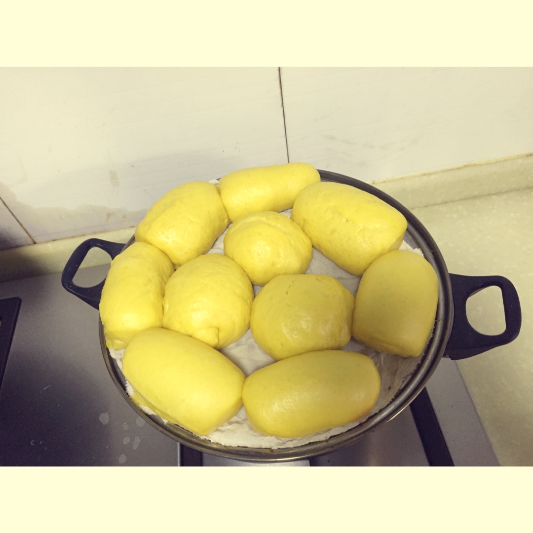 新手也可以--详解如何做出人见人爱、金黄的南瓜馒头