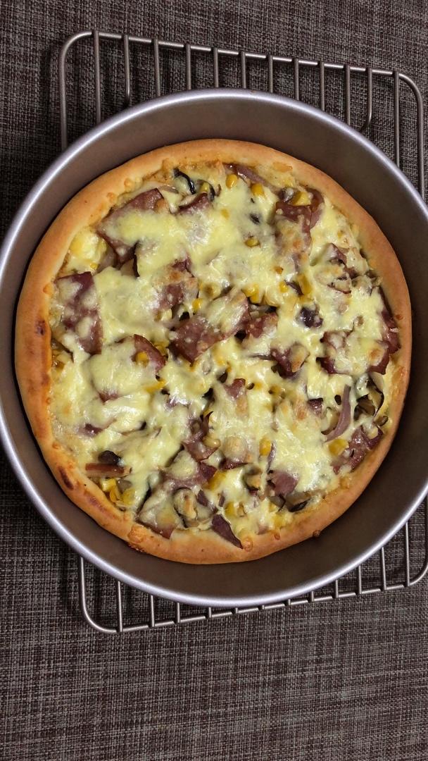 君jin做的8寸纯手工什锦披萨