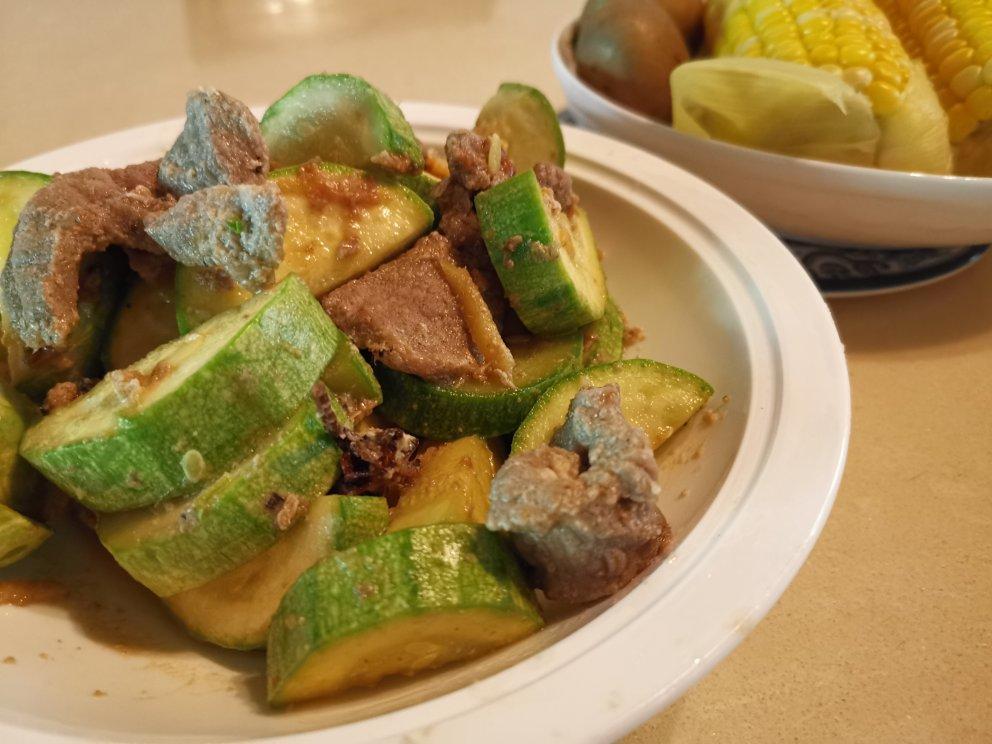 5分钟上桌好吃舔盘西葫芦炒牛肉