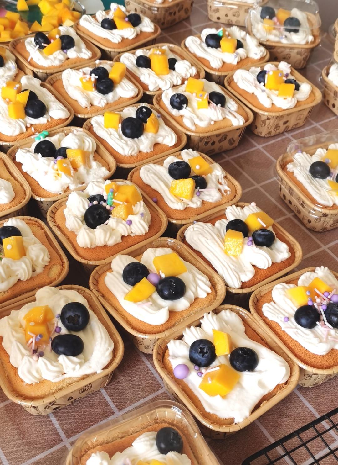 纸杯蛋糕 8寸戚风蛋糕的量