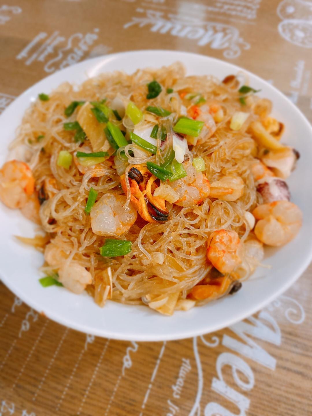 简单的粉丝炒海鲜(寿喜锅味)的做法