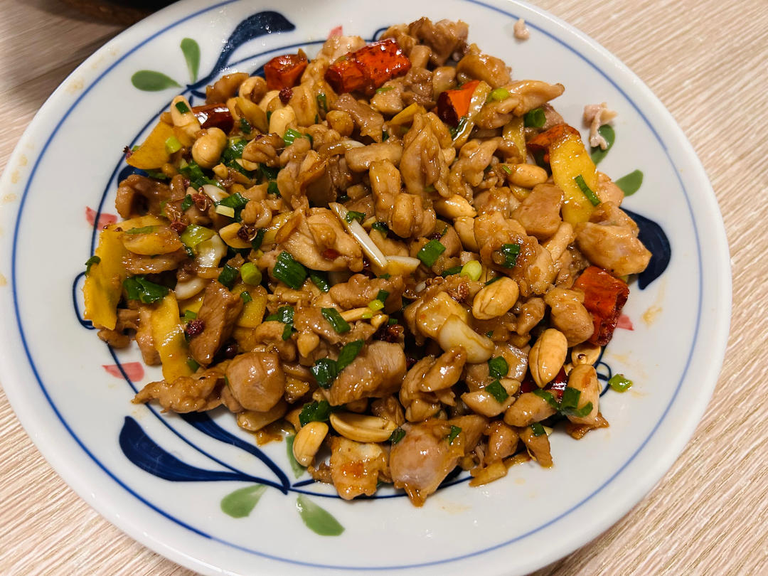 厨师长教你: “宫保鸡丁”的川味正宗做法, 一看就有食欲, 收藏了