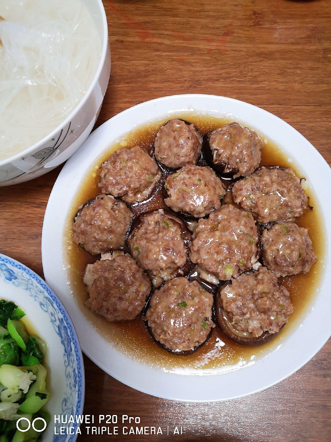 藕丁鲜肉酿香菇