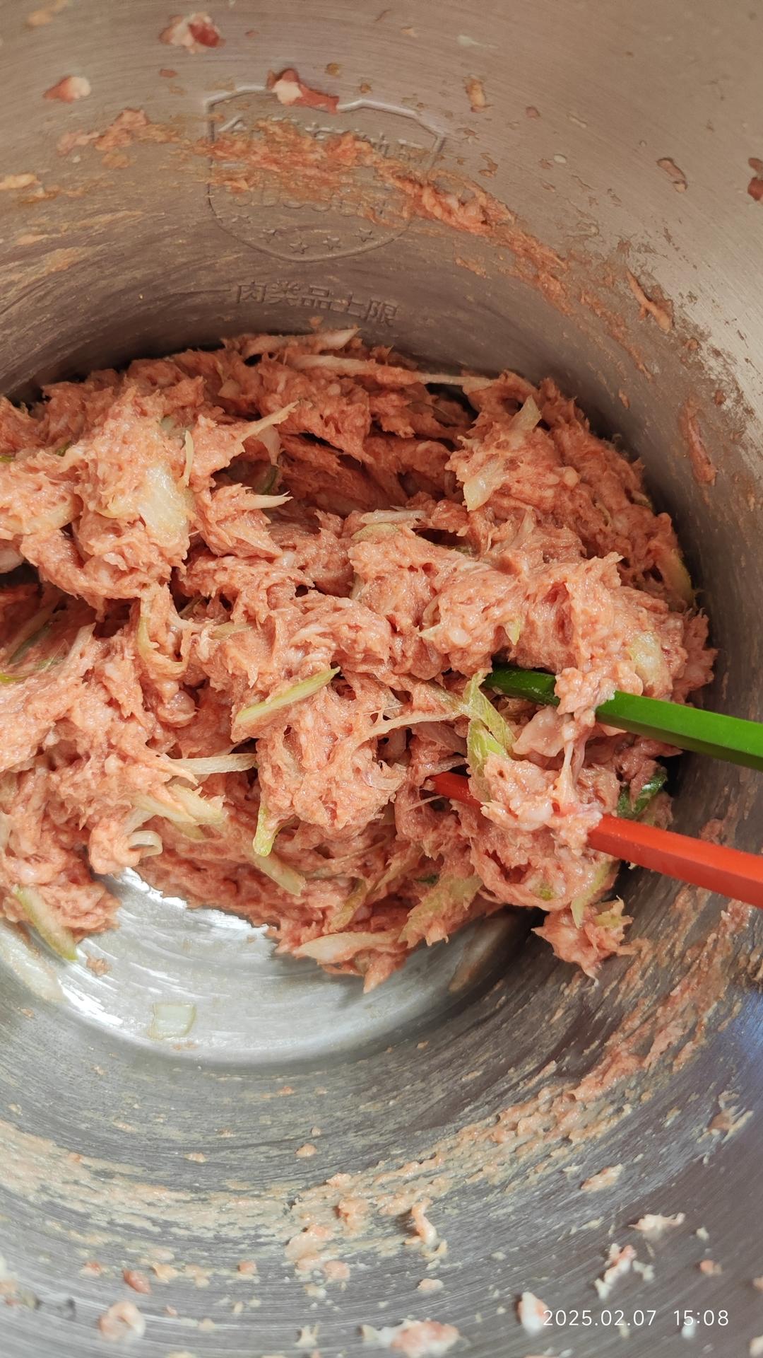 万能鲜肉馅的做法（饺子馅包子馅零失手通用）