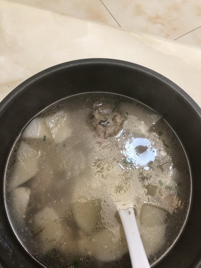 萝卜排骨汤