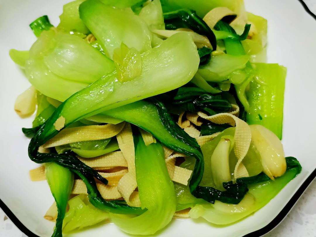 低脂美味的上海青炒豆皮的做法