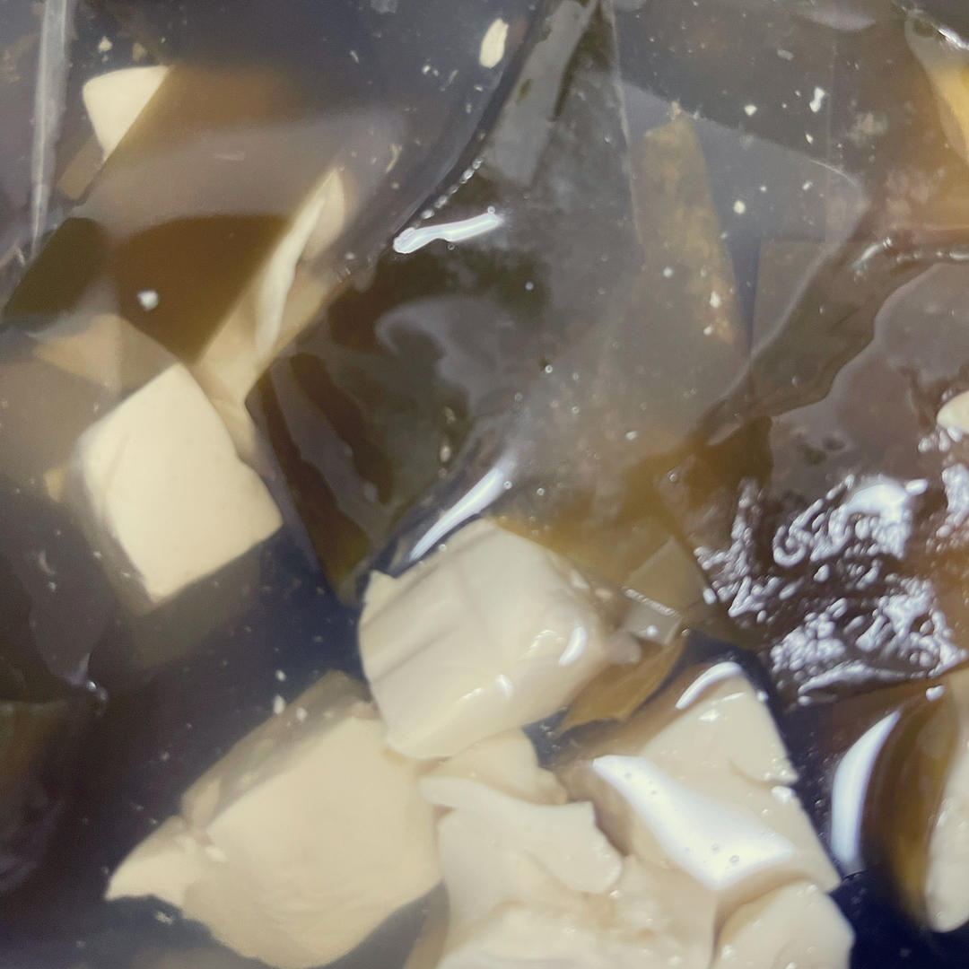 超级鲜的海带豆腐汤