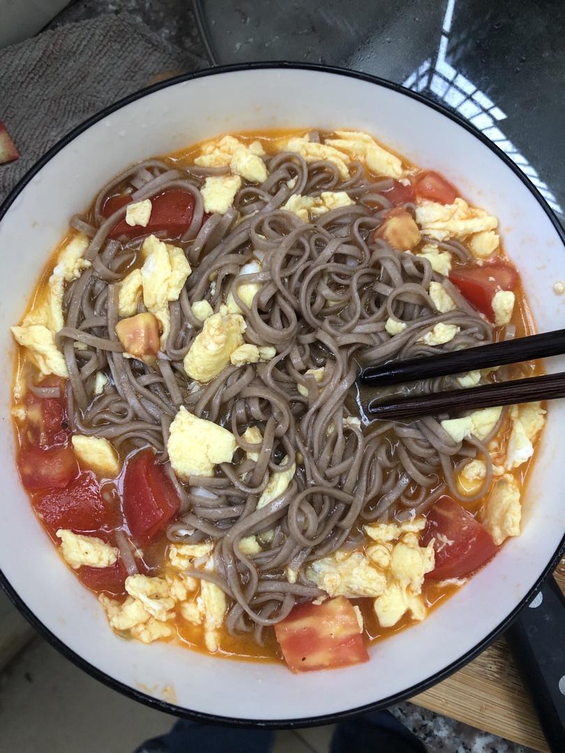 恨不得抱着锅舔的番茄鸡蛋面