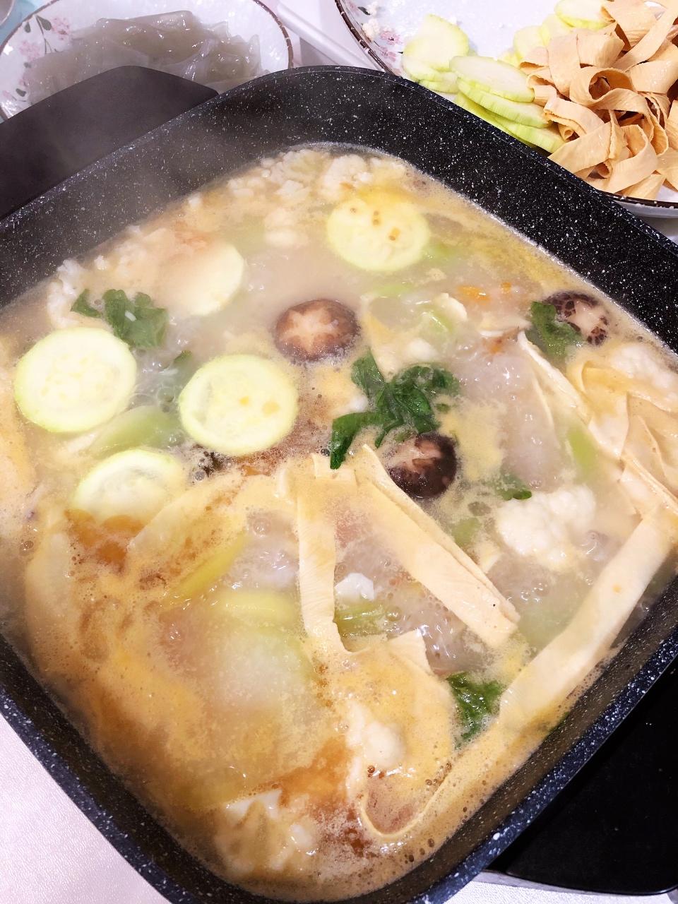 纯素美食｜清汤火锅（番茄山药汤底）