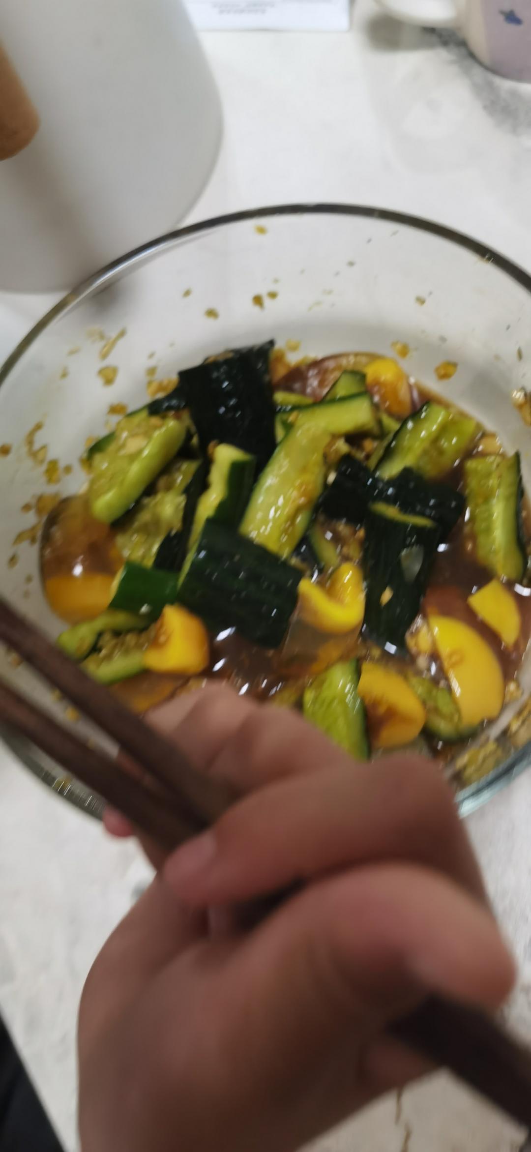 凉拌黄瓜皮蛋