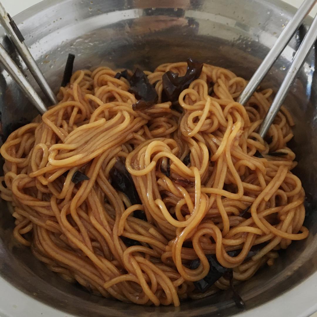 10分钟搞定的一碗葱油拌面