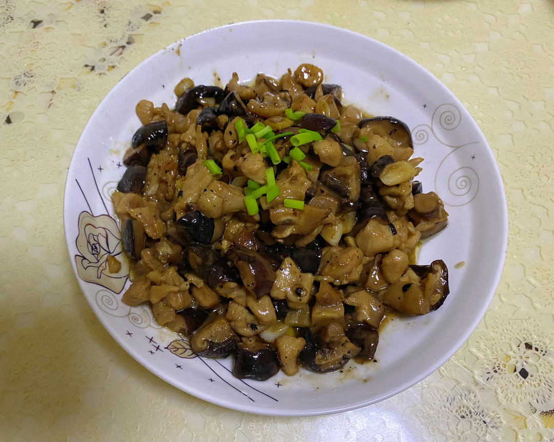 香菇滑鸡丨鲜嫩营养，简单美味