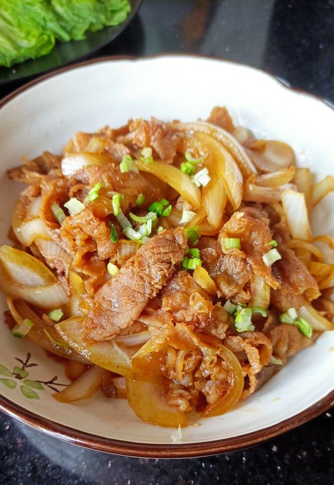 lisa小厨房做的好吃到舔盘的秘制洋葱炒肥牛卷!拌饭巨香