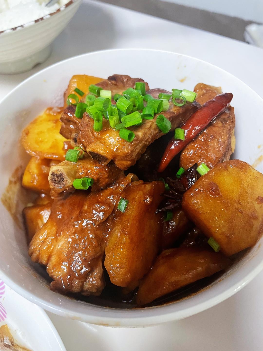 红烧土豆排骨的做法