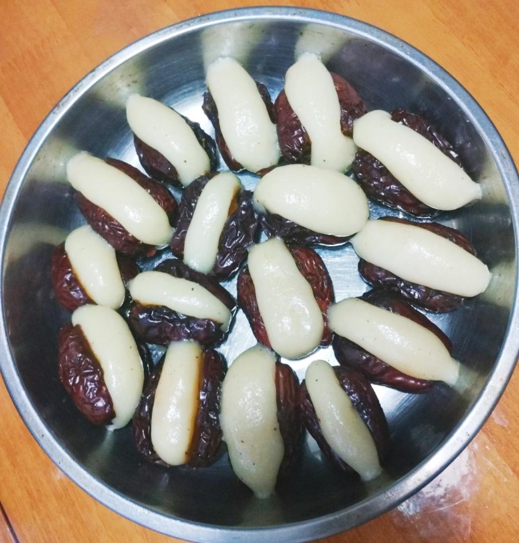 甜甜蜜蜜·红枣夹奶味糯米