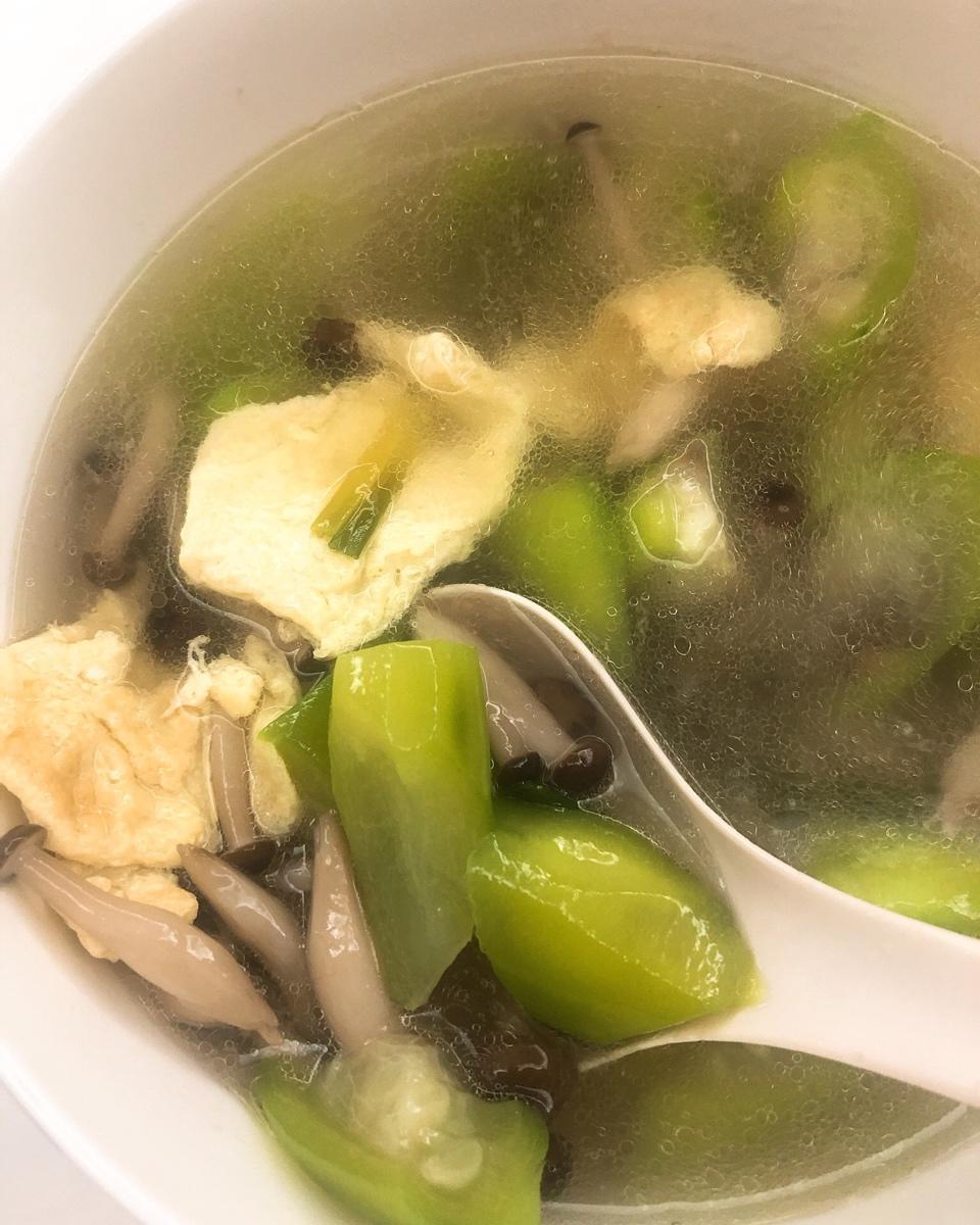鲜到爆的丝瓜菌菇蛋汤