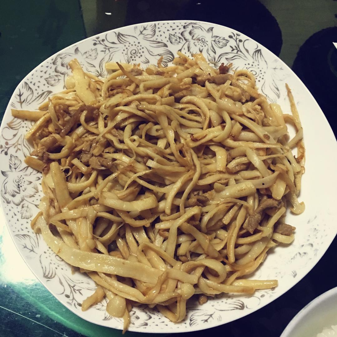 海鲜菇小炒肉