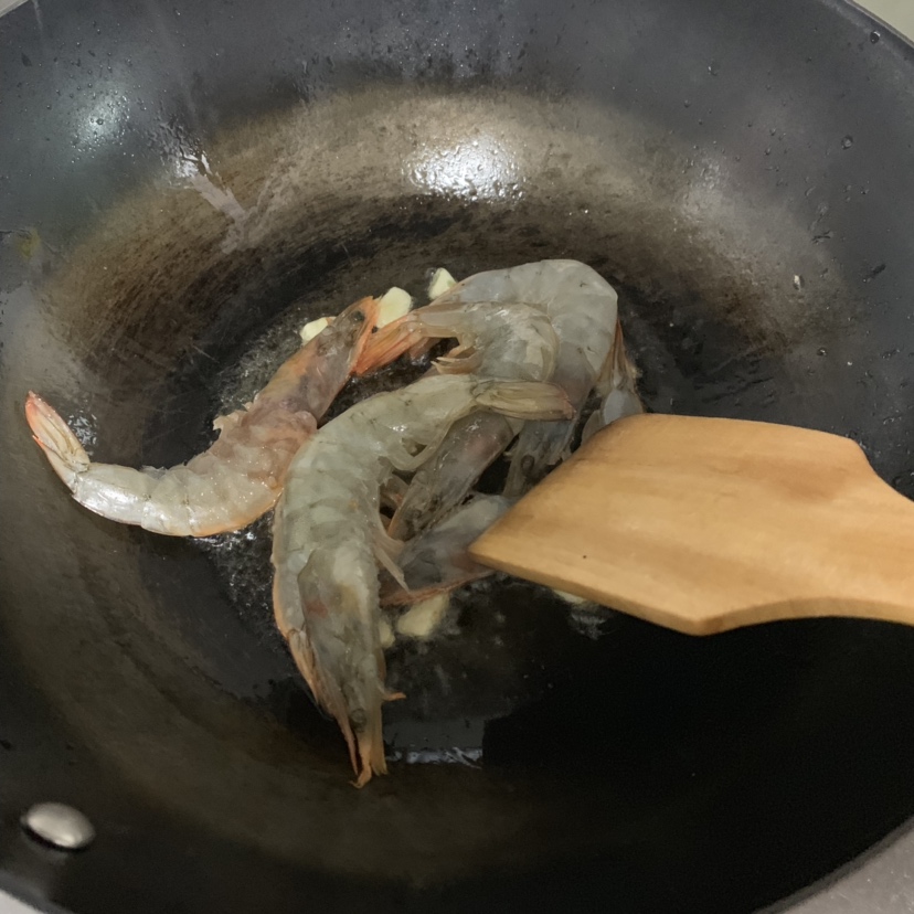 萝卜粉丝炖大虾的做法 步骤6